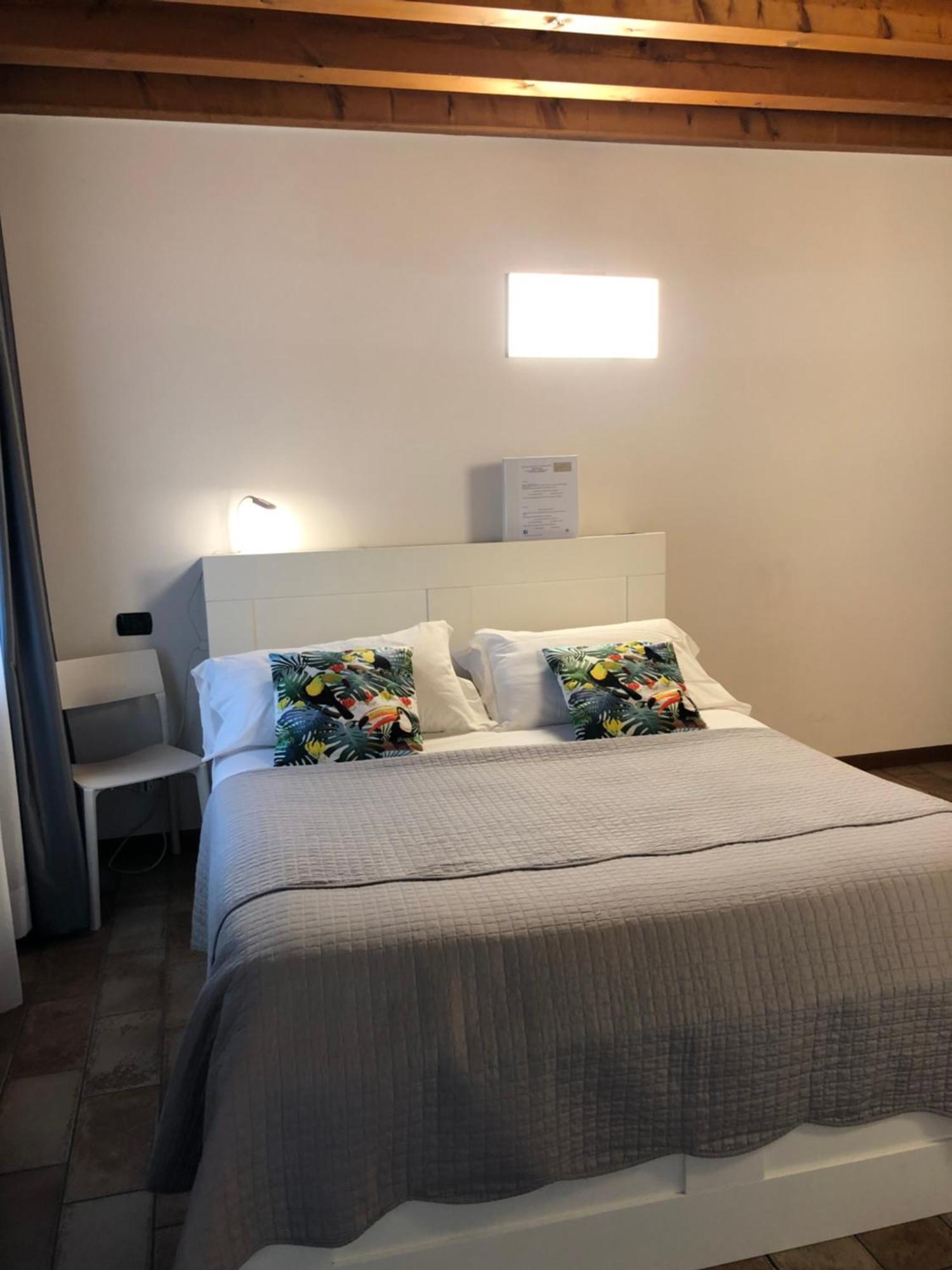 Bergamo Easy Airport Private Parkingアパートメント エクステリア 写真